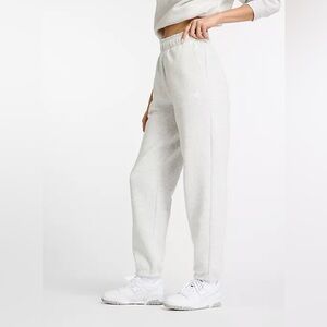 New Balance relaxed fit gray joggers sweatpants